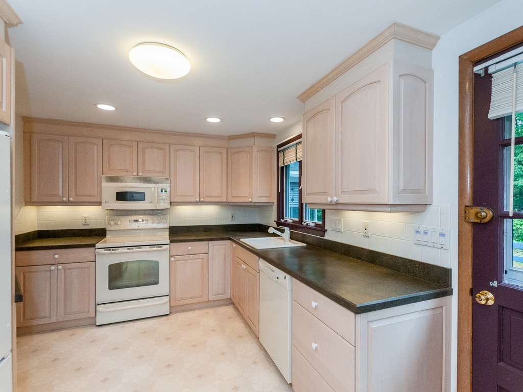 45 Briarwood Road Framingham, MA 01701 - Photo 2 of 29 Gallery Image 2