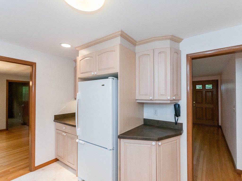 45 Briarwood Road Framingham, MA 01701 - Photo 3 of 29 Gallery Image 3