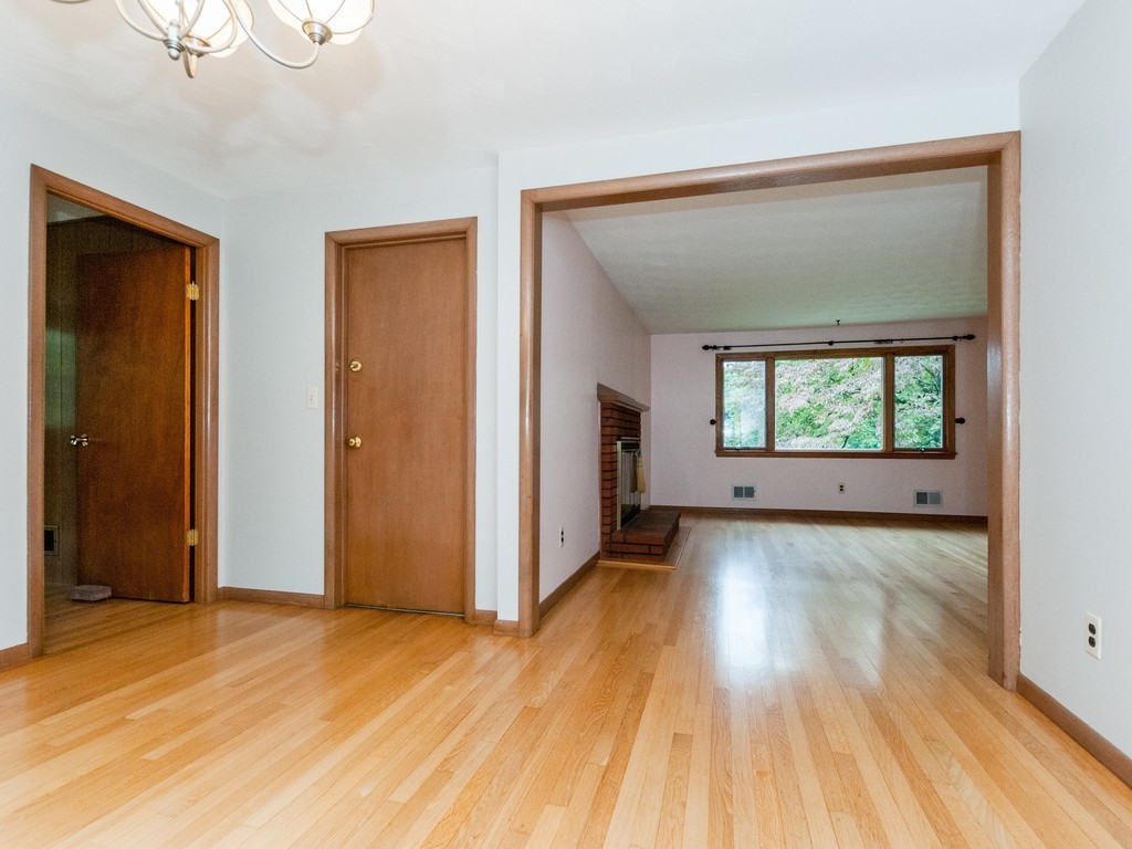 45 Briarwood Road Framingham, MA 01701 - Photo 7 of 29 Gallery Image 7