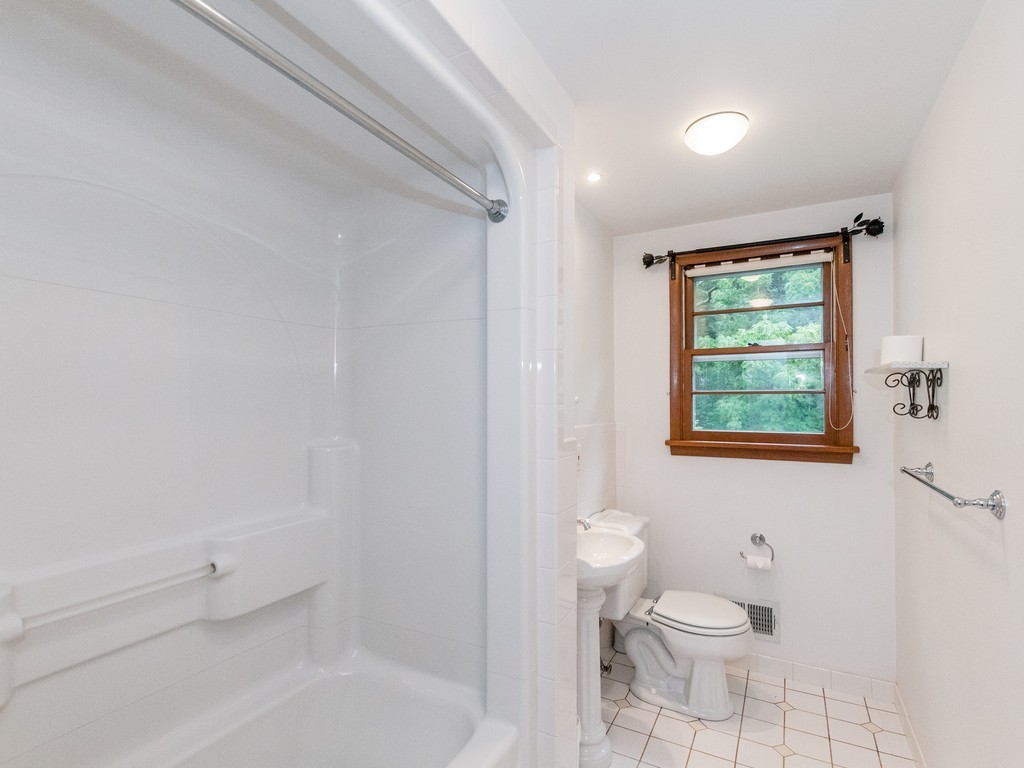45 Briarwood Road Framingham, MA 01701 - Photo 8 of 29 Gallery Image 8