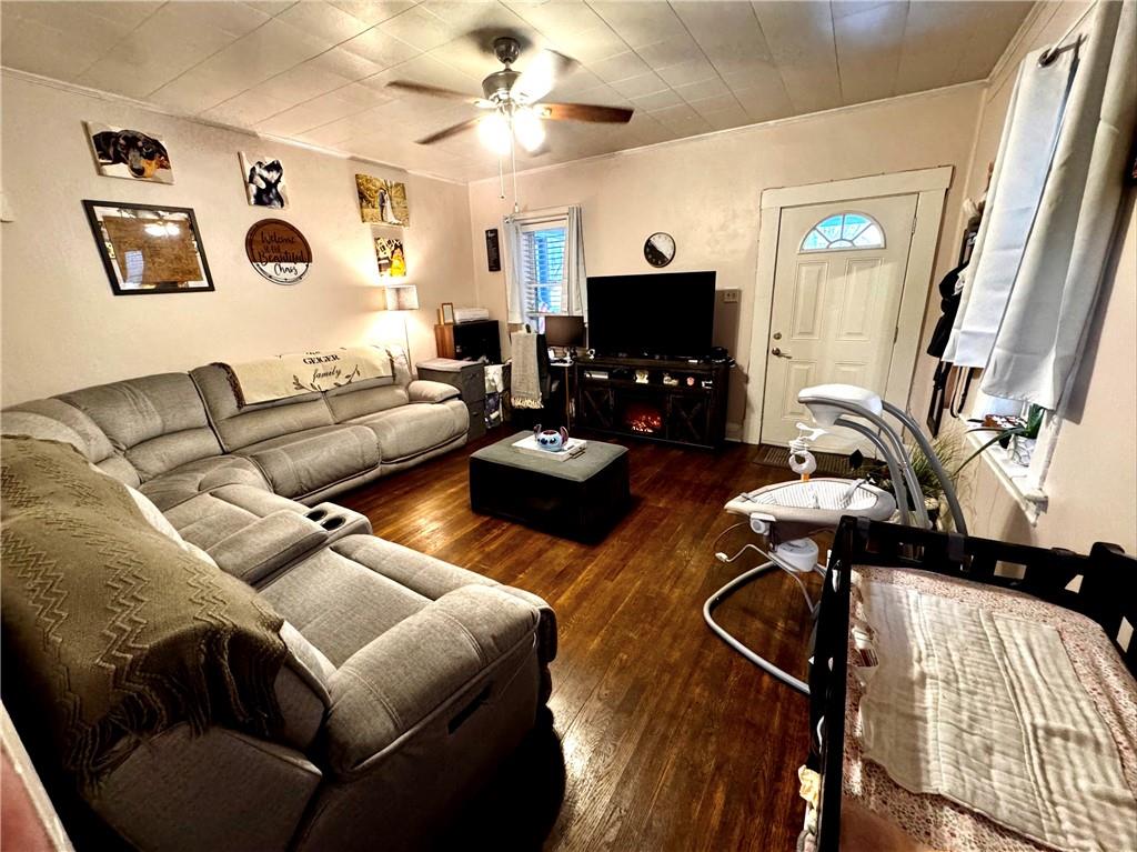 509 Center Street Rochester, PA 15074 - Photo 9 of 26 Gallery Image 9