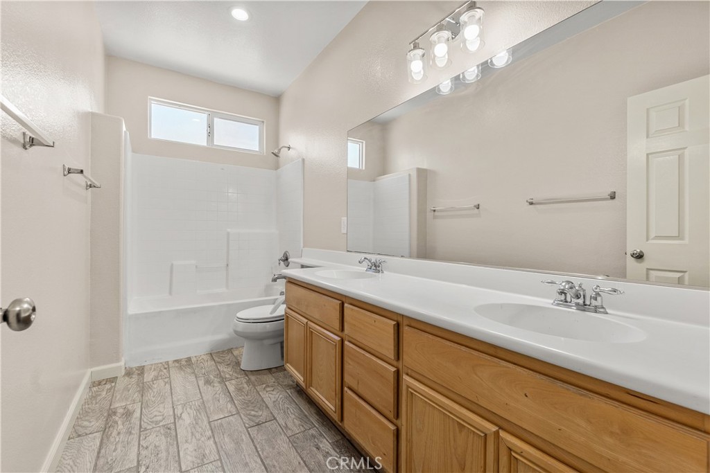 13680 Summit View Street Hesperia, CA 92344 - Photo 10 of 20 Gallery Image 10
