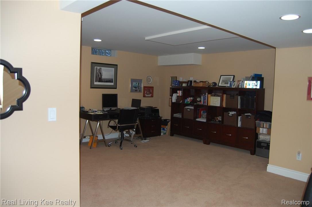 305 Taylor Avenue Rochester, MI 48307 - Photo 38 of 55 OFFICE