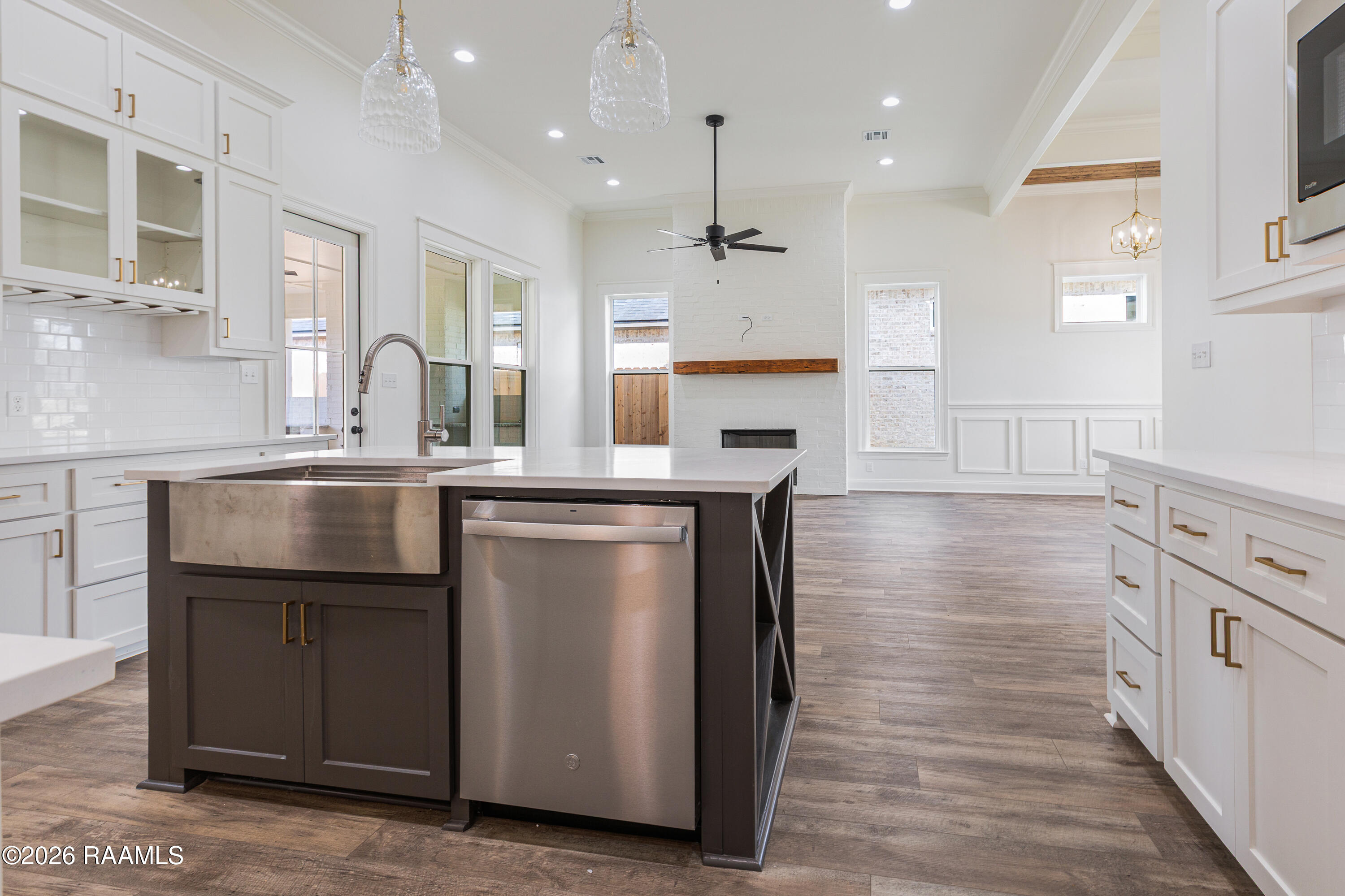104 Spring Meadow Drive Broussard, LA 70518 - Photo 12 of 37 Kitchen