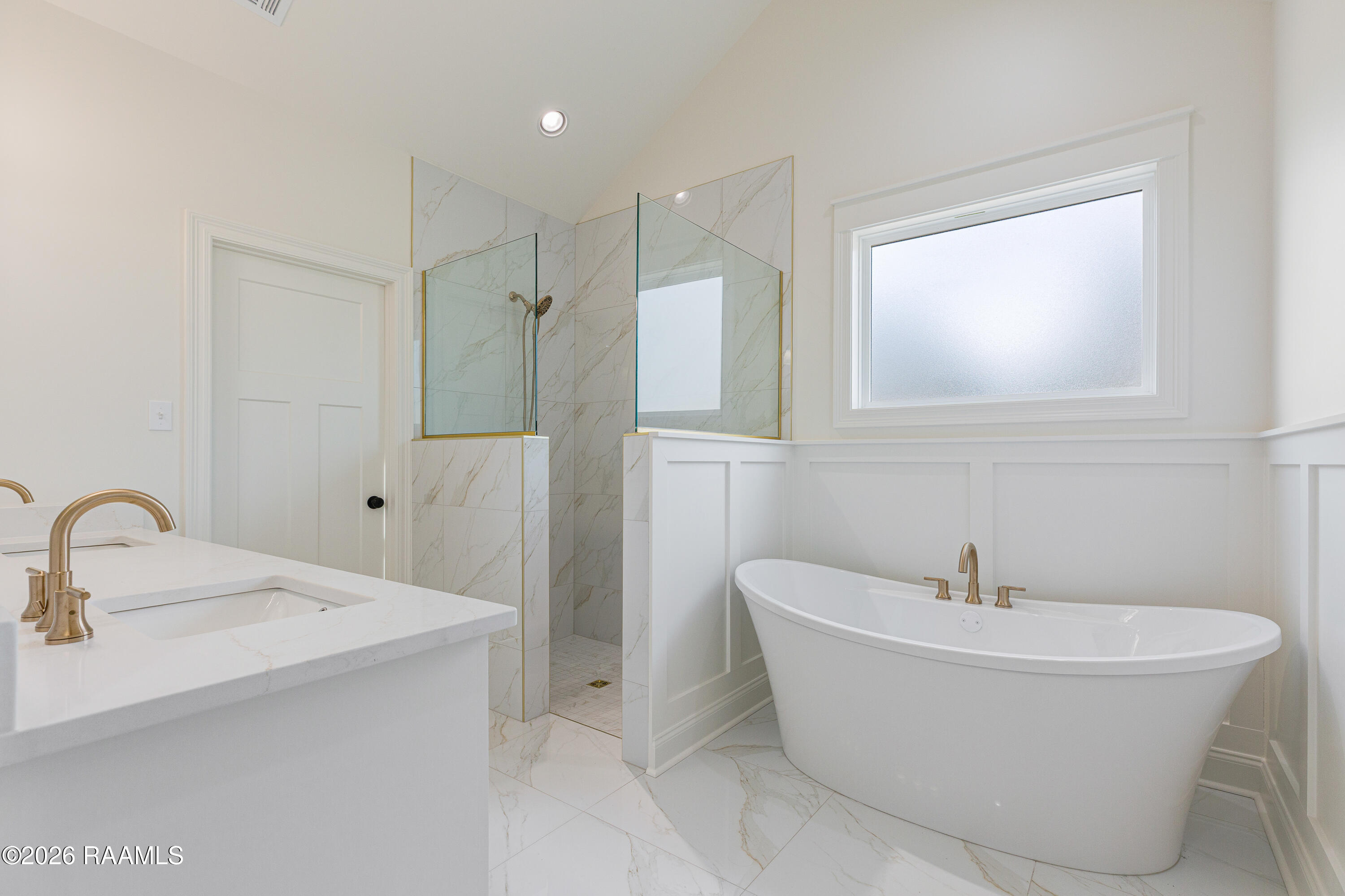 104 Spring Meadow Drive Broussard, LA 70518 - Photo 15 of 37 Primary Bathroom