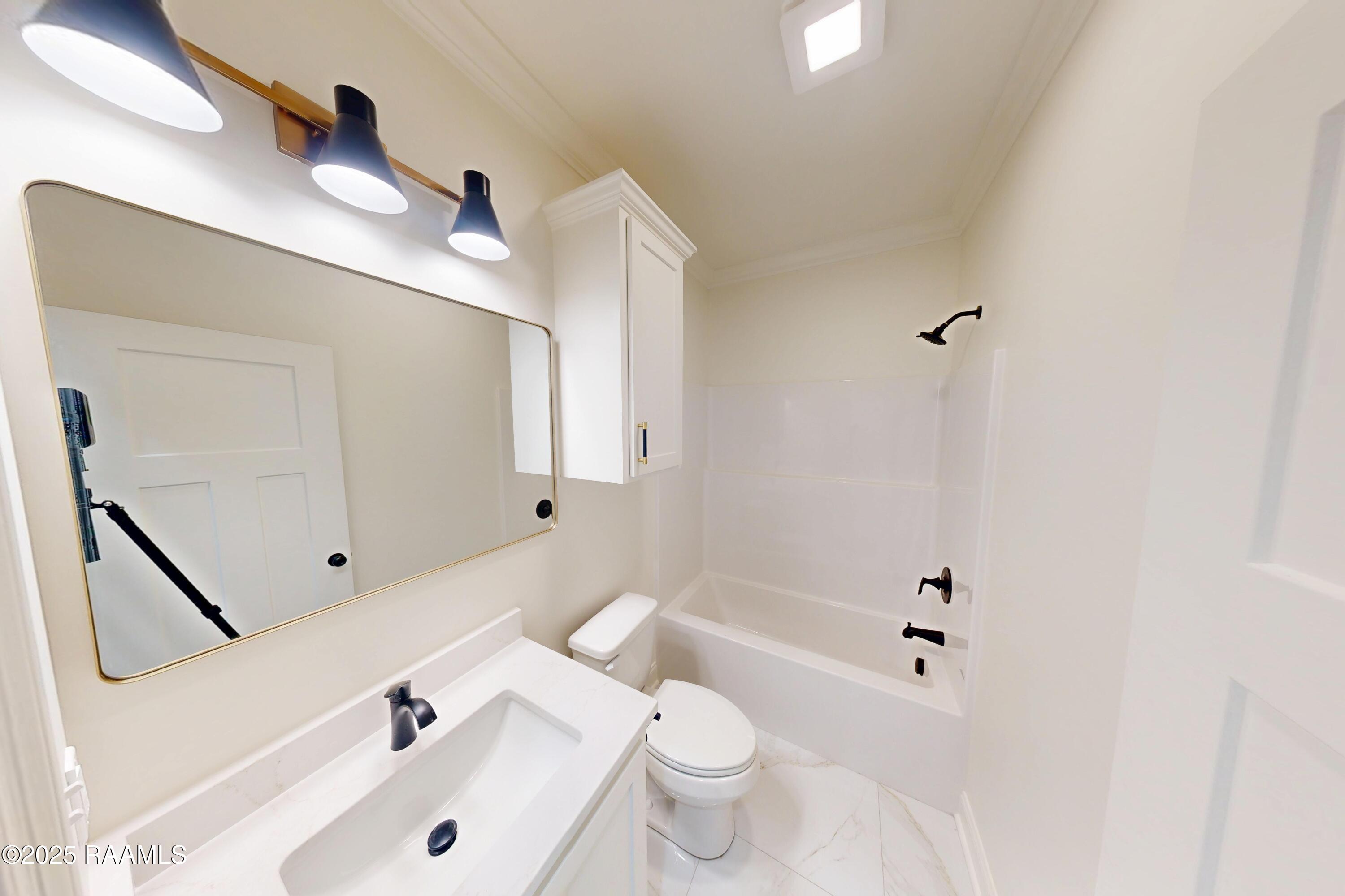 104 Spring Meadow Drive Broussard, LA 70518 - Photo 18 of 22 3rd Bathroom