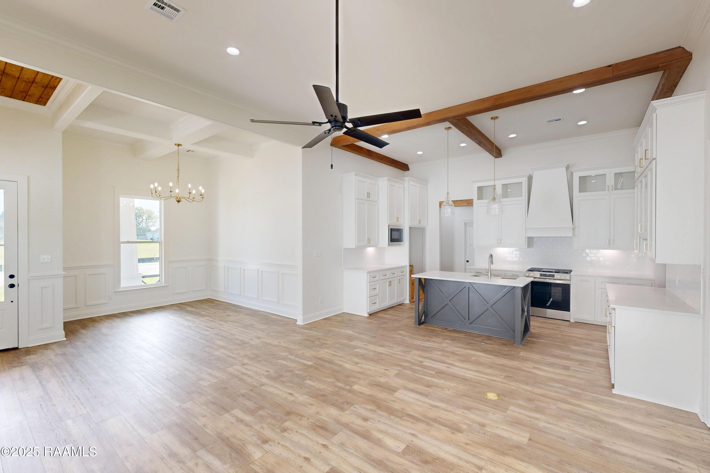 104 Spring Meadow Drive Broussard, LA 70518 - Photo 4 of 22 Living Area