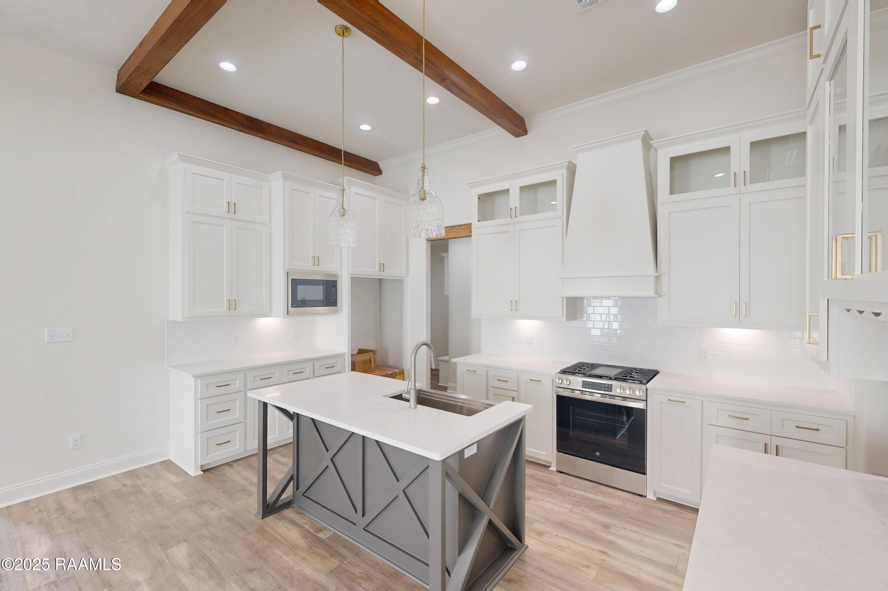 104 Spring Meadow Drive Broussard, LA 70518 - Photo 5 of 22 Kitchen