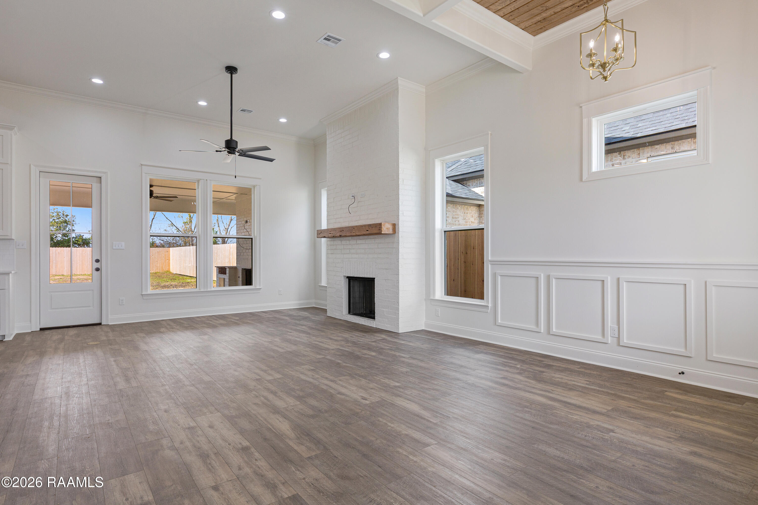 104 Spring Meadow Drive Broussard, LA 70518 - Photo 6 of 37 Living Room