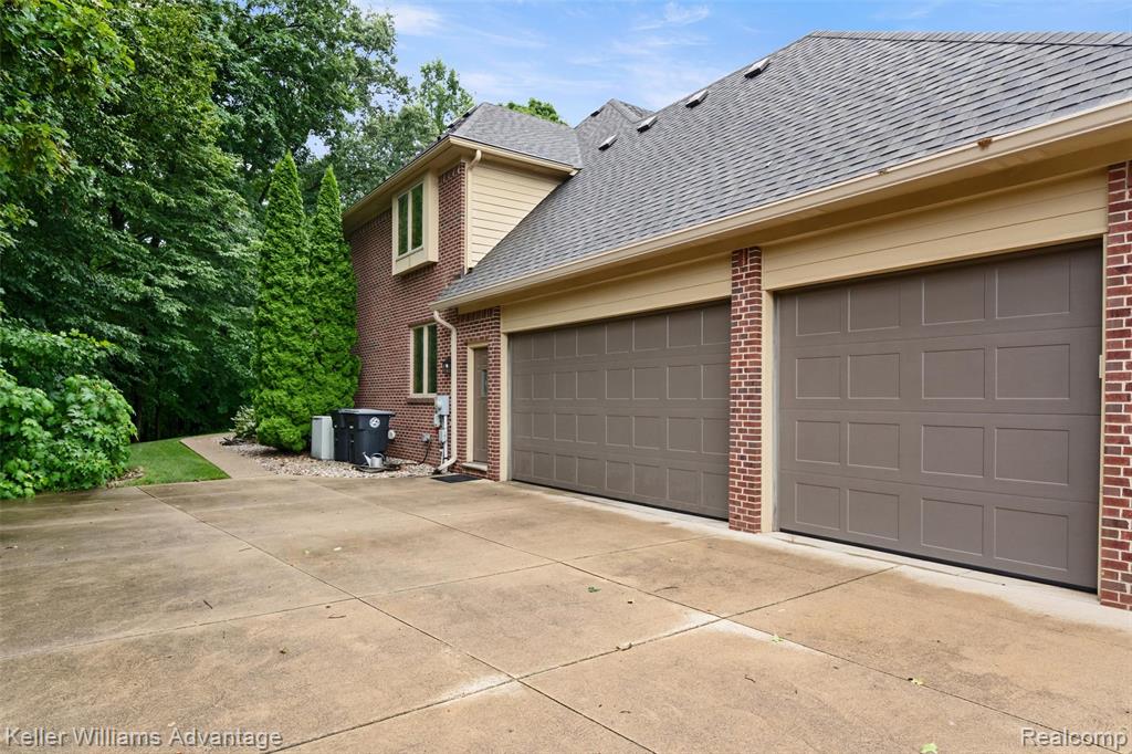 30489 Munger Livonia, MI 48154 - Photo 54 of 59 Gallery Image 54