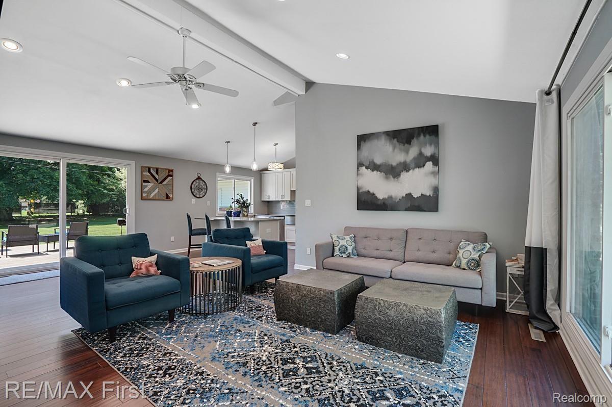 1881 Walton Blvd. Rochester, MI 48309 - Photo 5 of 39 Walton 1881 pic 12.jpg