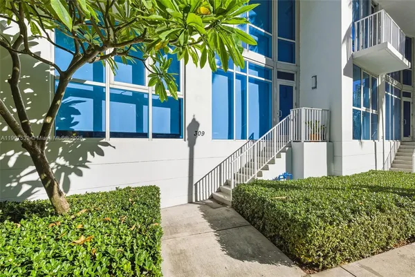 $874,500 | 2020 North Bayshore Drive, Unit TH103, Miami, FL 33137