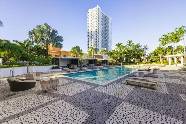 $874,500 | 2020 North Bayshore Drive, Unit TH103, Miami, FL 33137