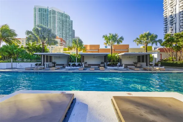 $874,500 | 2020 North Bayshore Drive, Unit TH103, Miami, FL 33137