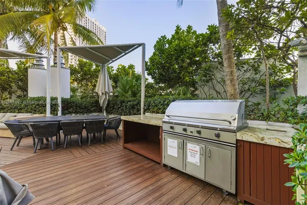 $874,500 | 2020 North Bayshore Drive, Unit TH103, Miami, FL 33137