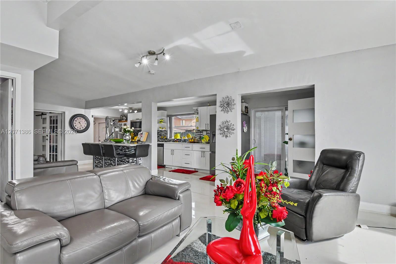 3538 Southwest 87th Court Miami, FL 33165 - Photo 6 of 85 Gallery Image 6