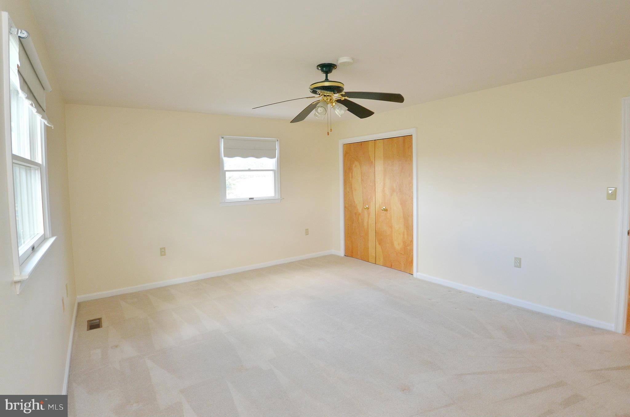 345 Quail Run Road Summit Point, WV 25446 - Photo 23 of 30 Living Room