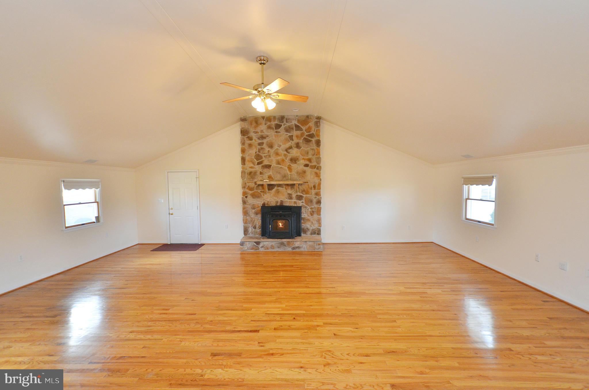 345 Quail Run Road Summit Point, WV 25446 - Photo 4 of 30 Family Room