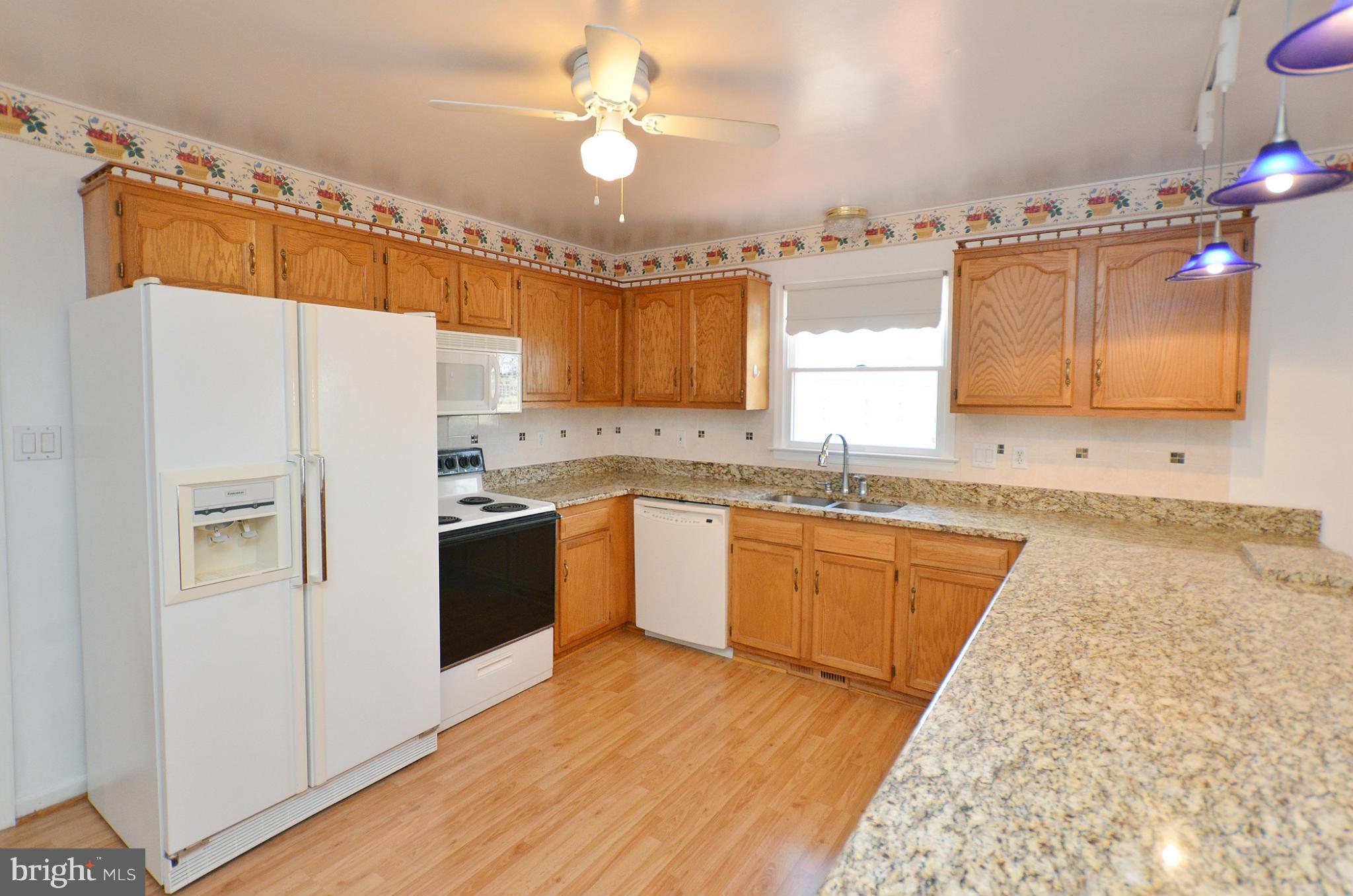 345 Quail Run Road Summit Point, WV 25446 - Photo 7 of 30 Kitchen