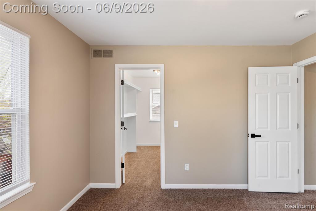 3260 Sashabaw Road Waterford, MI 48329 - Photo 21 of 34