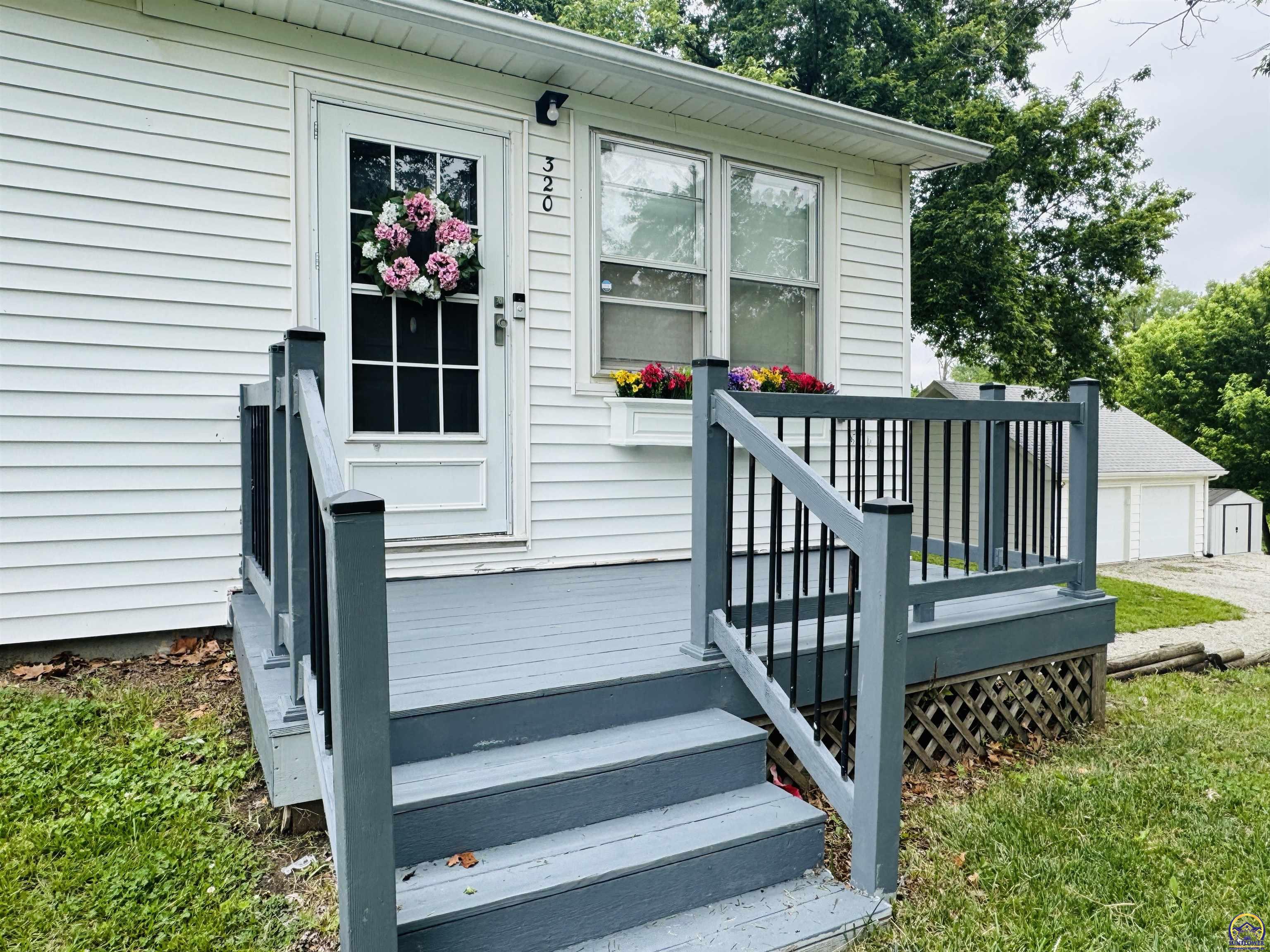 320 Northeast 58th Street Topeka, KS 66617 - Photo 6 of 49