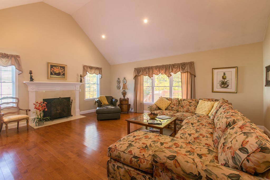 11 Mary Shepherd Road Littleton, MA 01460 - Photo 8 of 26 Gallery Image 8