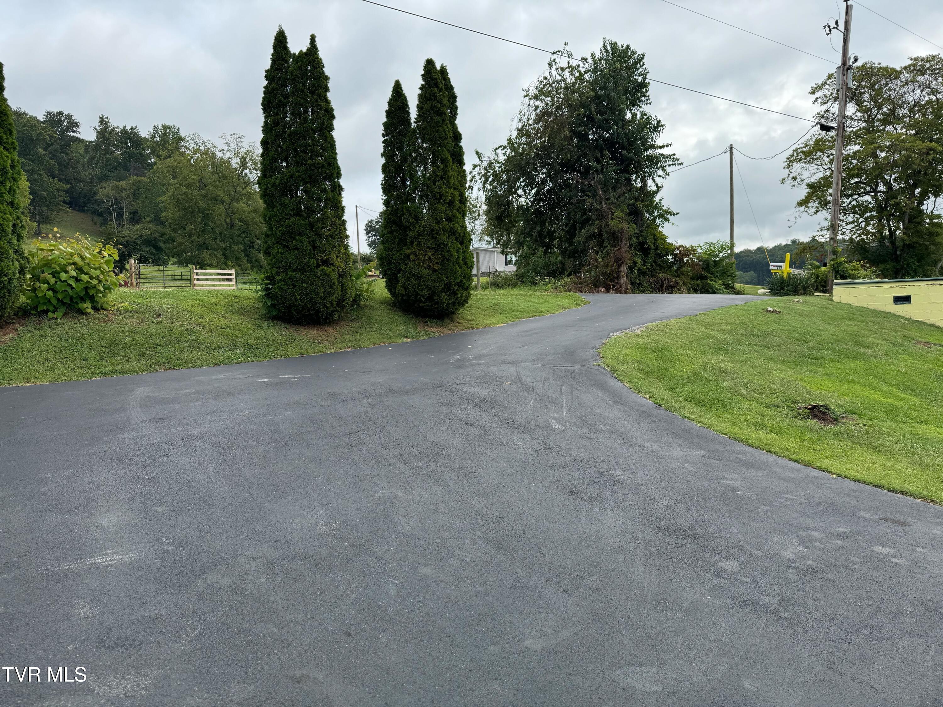 952 Morning Star Road Church Hill, TN 37642 - Photo 32 of 40 IMG_3378