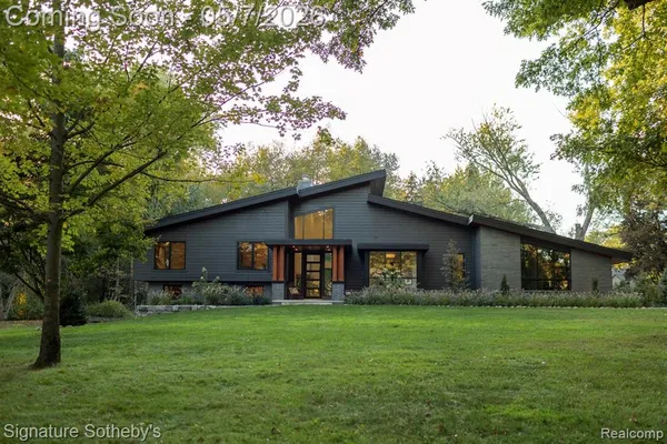 $1,799,900 | 4720 Dover Road, Bloomfield Hills, MI 48304