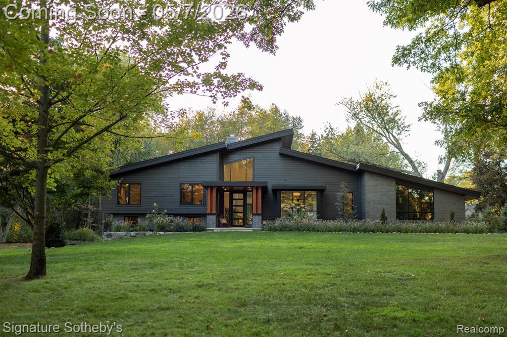 4720 Dover Road Bloomfield Hills, MI 48304 - Photo 1 of 60