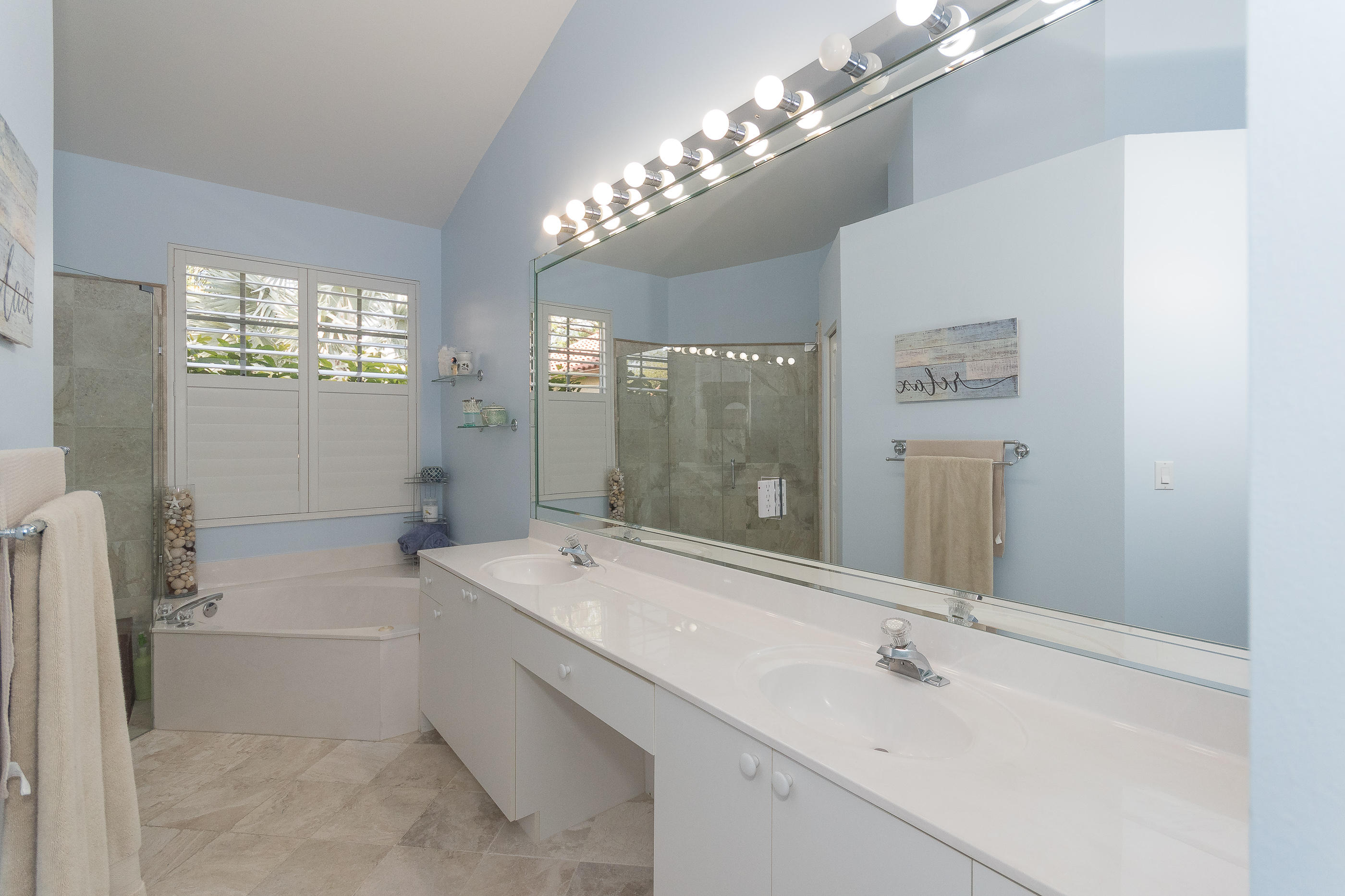 23403 Water Circle Boca Raton, FL 33486 - Photo 19 of 42 Master Bath