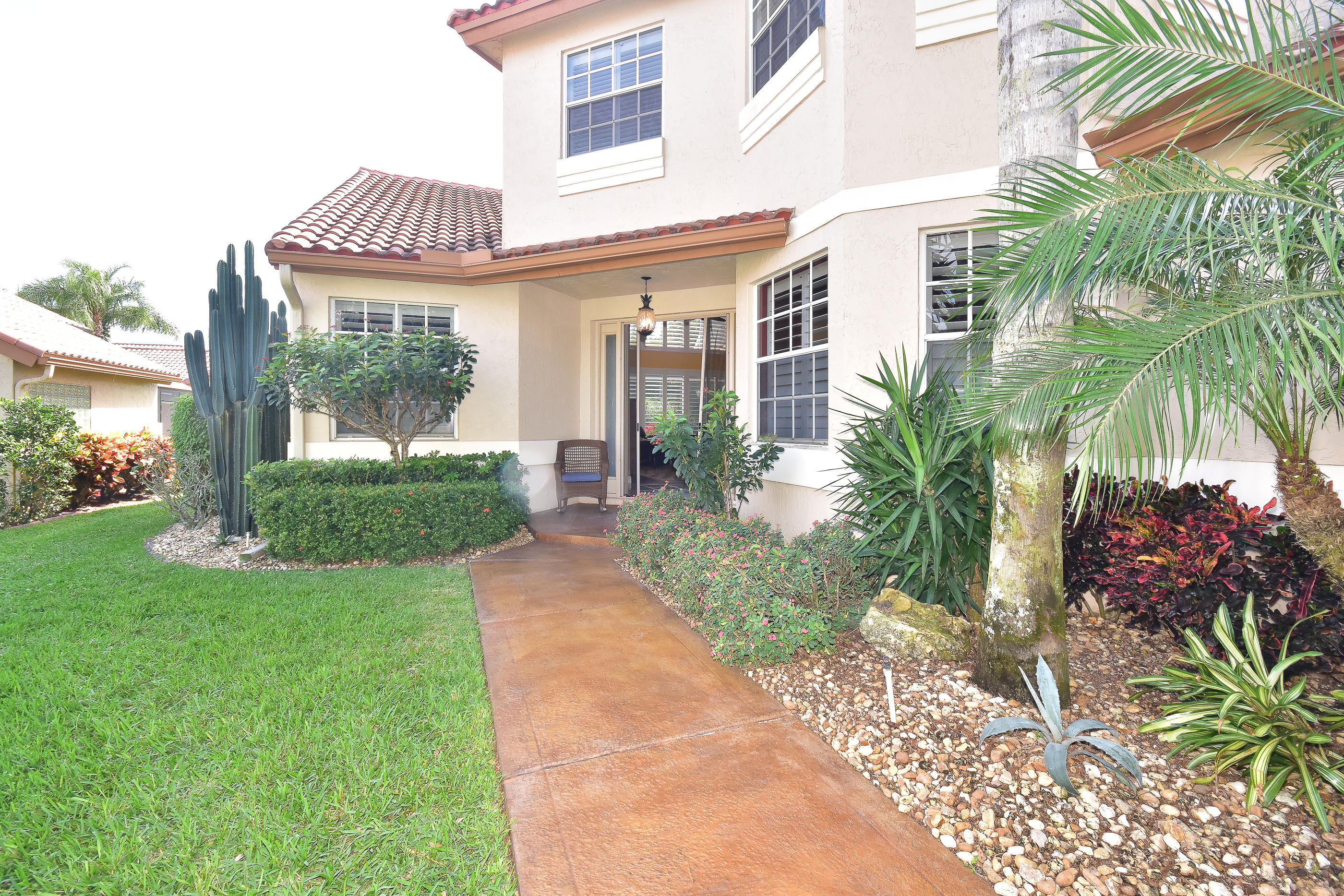 23403 Water Circle Boca Raton, FL 33486 - Photo 4 of 42 Walkway