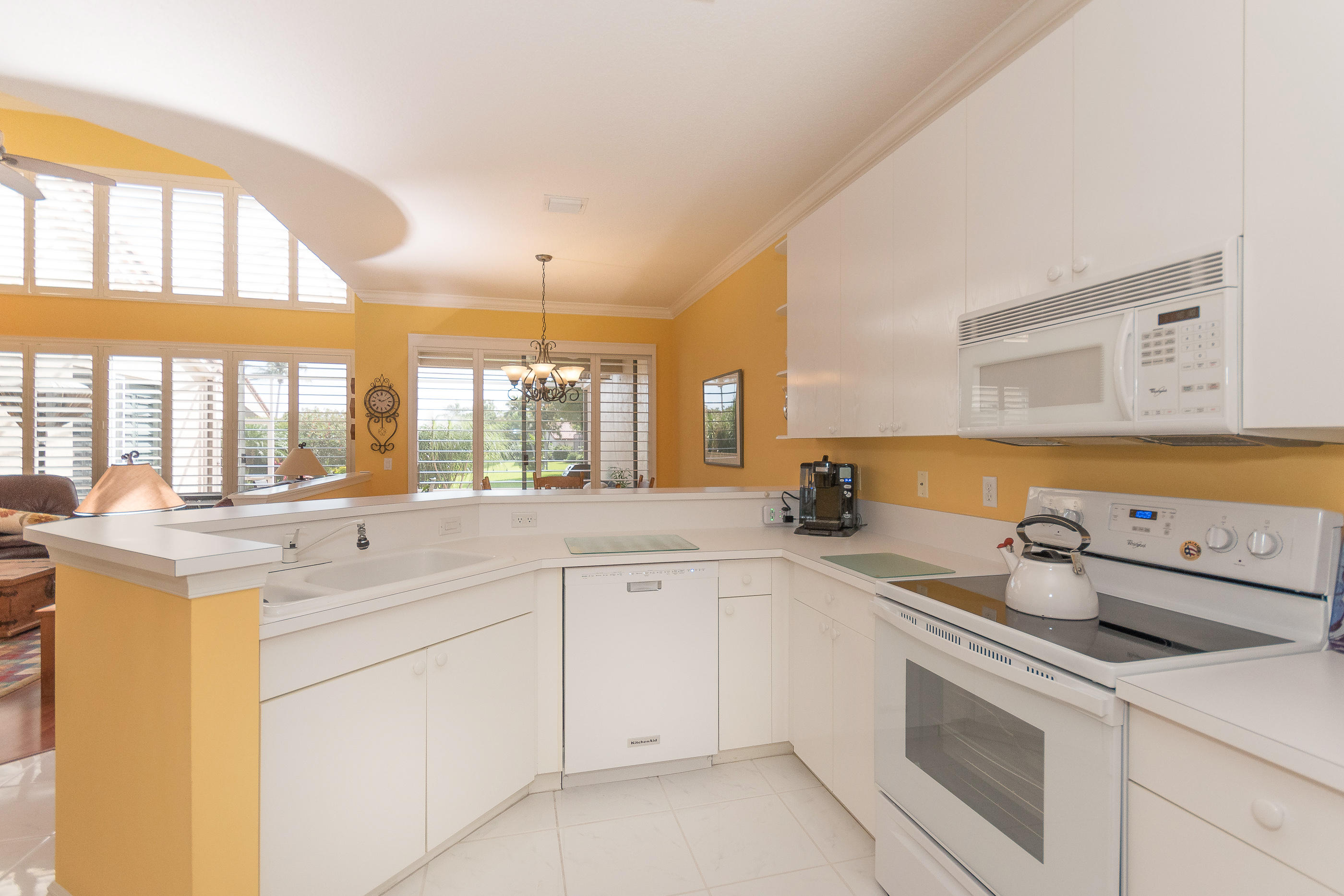 23403 Water Circle Boca Raton, FL 33486 - Photo 10 of 42 Kichen