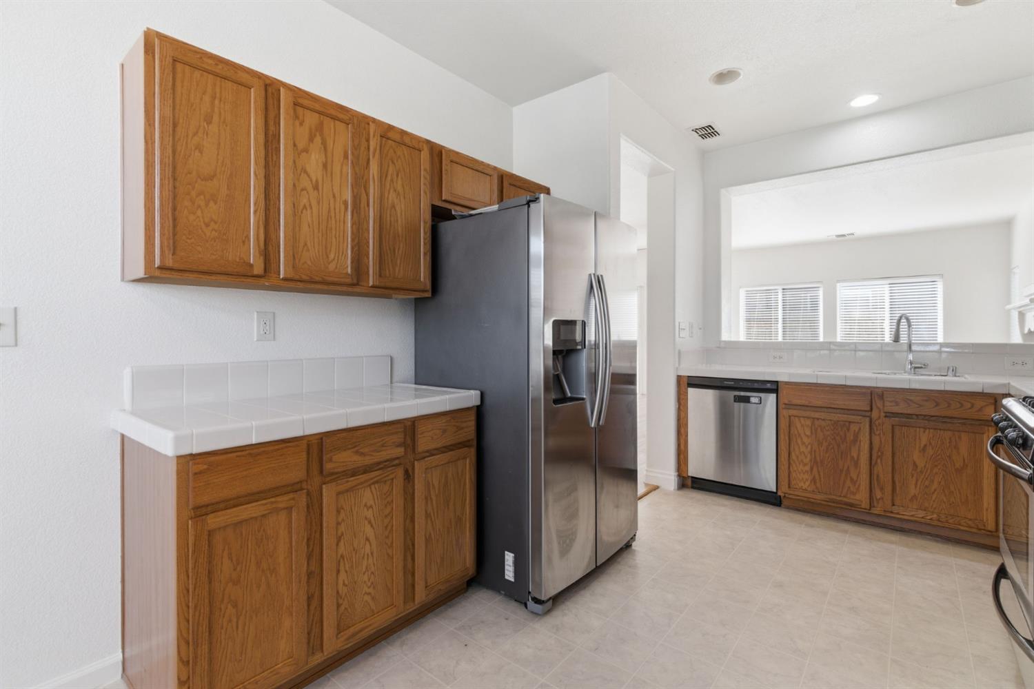 3920 Mt Ritter Court Stockton, CA 95212 - Photo 11 of 38