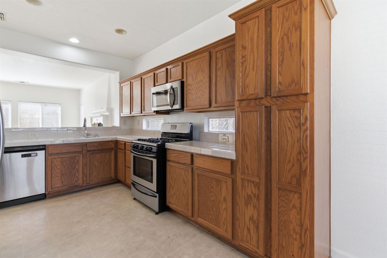 3920 Mt Ritter Court Stockton, CA 95212 - Photo 12 of 38