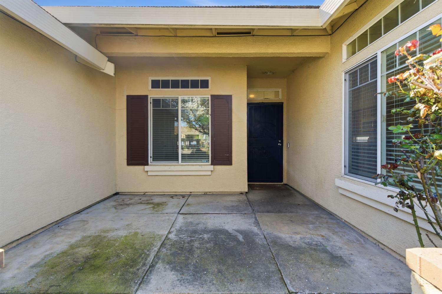 3920 Mt Ritter Court Stockton, CA 95212 - Photo 5 of 38