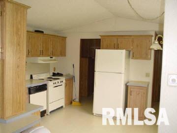 10742 Pasadena Road Carbondale, IL 62901 - Photo 4 of 9 Gallery Image 4