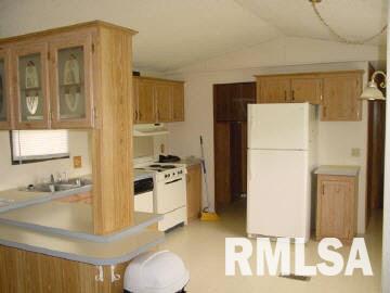 10742 Pasadena Road Carbondale, IL 62901 - Photo 5 of 9 Gallery Image 5