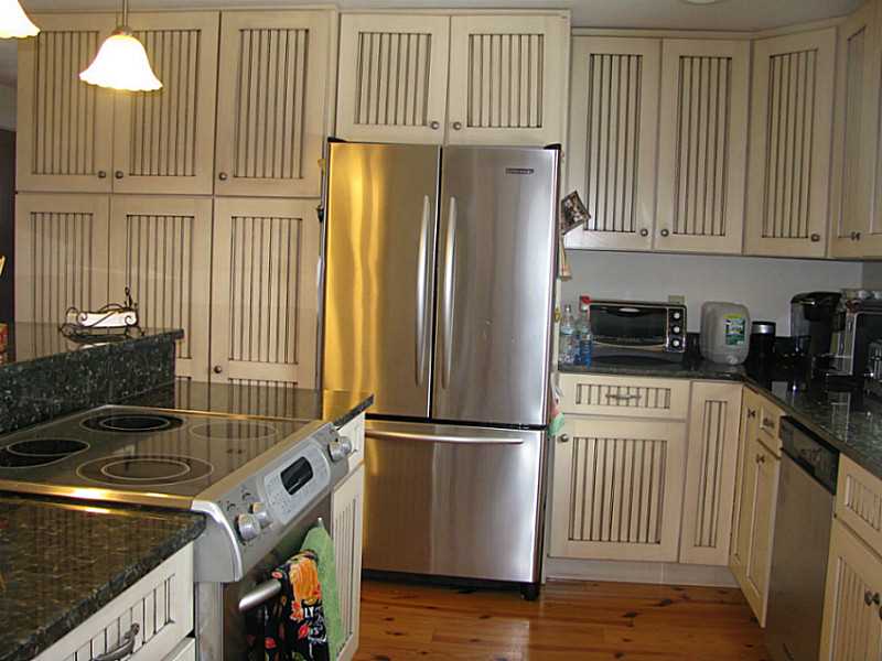 362 Fish Road Tiverton, RI 02878 - Photo 4 of 20 Kitchen.