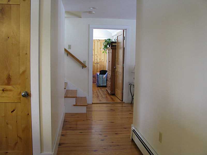 362 Fish Road Tiverton, RI 02878 - Photo 7 of 20 Entry.