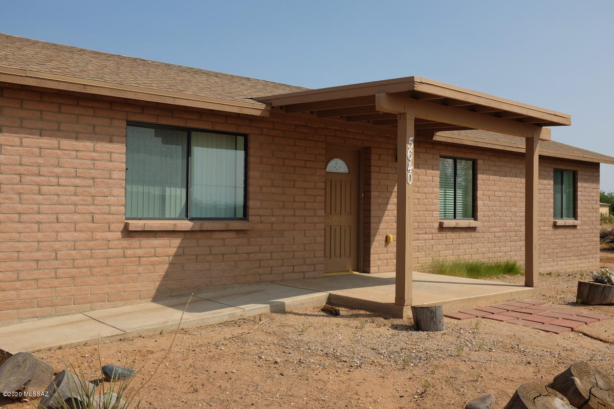 5640 North Avra Road Tucson, AZ 85743 - Photo 2 of 17 Gallery Image 2