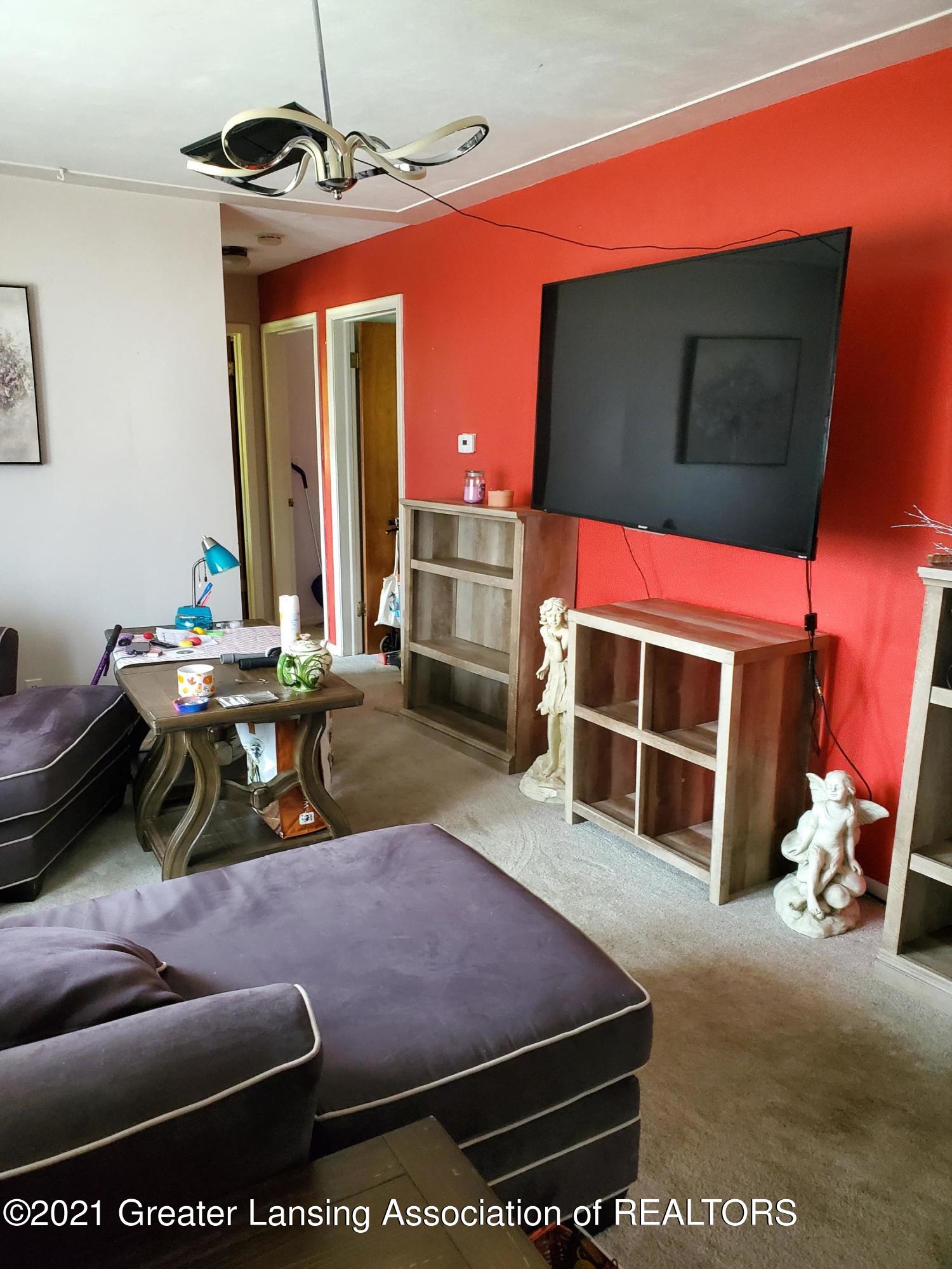 6016 Schafer Road Lansing, MI 48911 - Photo 13 of 34 20210728_122742