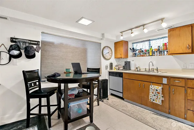 $1,150,000 | 2416 Northeast 16th Street, Renton, WA 98056