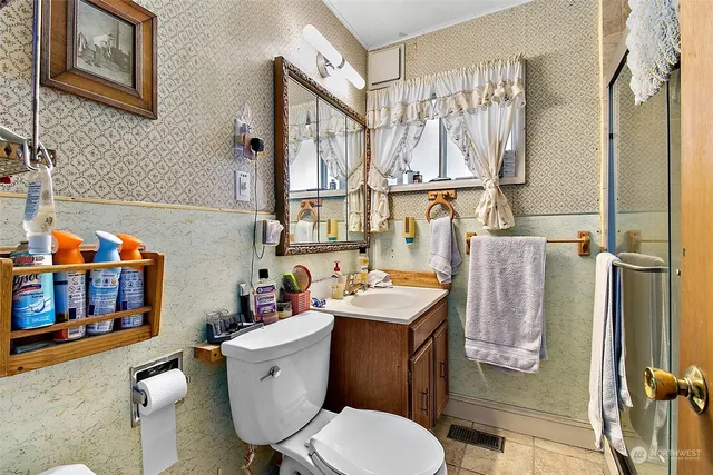 $1,150,000 | 2416 Northeast 16th Street, Renton, WA 98056