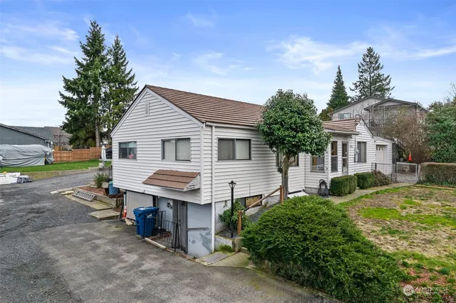 $1,150,000 | 2416 Northeast 16th Street, Renton, WA 98056