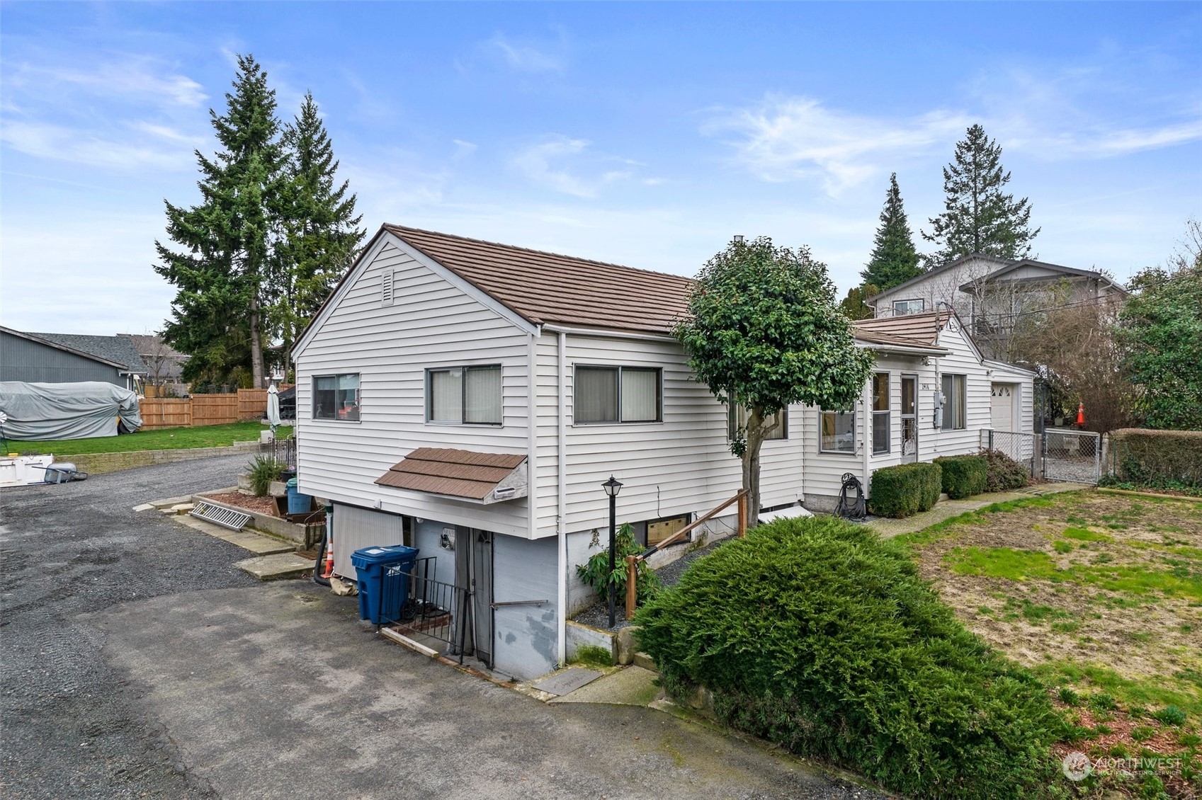 2416 Northeast 16th Street Renton, WA 98056 - Photo 35 of 40