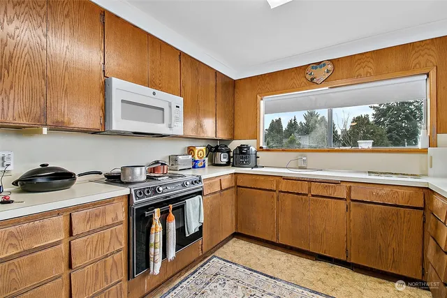 $1,150,000 | 2416 Northeast 16th Street, Renton, WA 98056