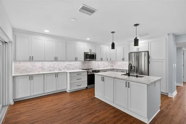 $3,200 | 6660 Cape Hatteras Way Northeast, Unit 1, St. Petersburg, FL 33702