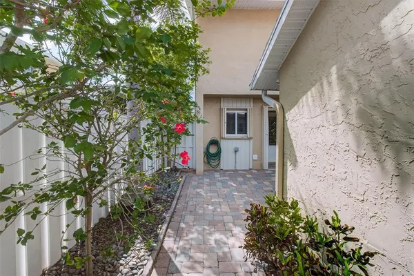 $3,200 | 6660 Cape Hatteras Way Northeast, Unit 1, St. Petersburg, FL 33702