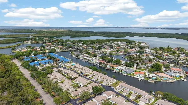 $3,200 | 6660 Cape Hatteras Way Northeast, Unit 1, St. Petersburg, FL 33702