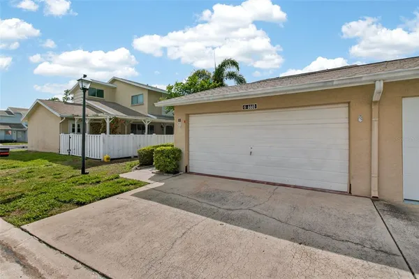 $3,200 | 6660 Cape Hatteras Way Northeast, Unit 1, St. Petersburg, FL 33702